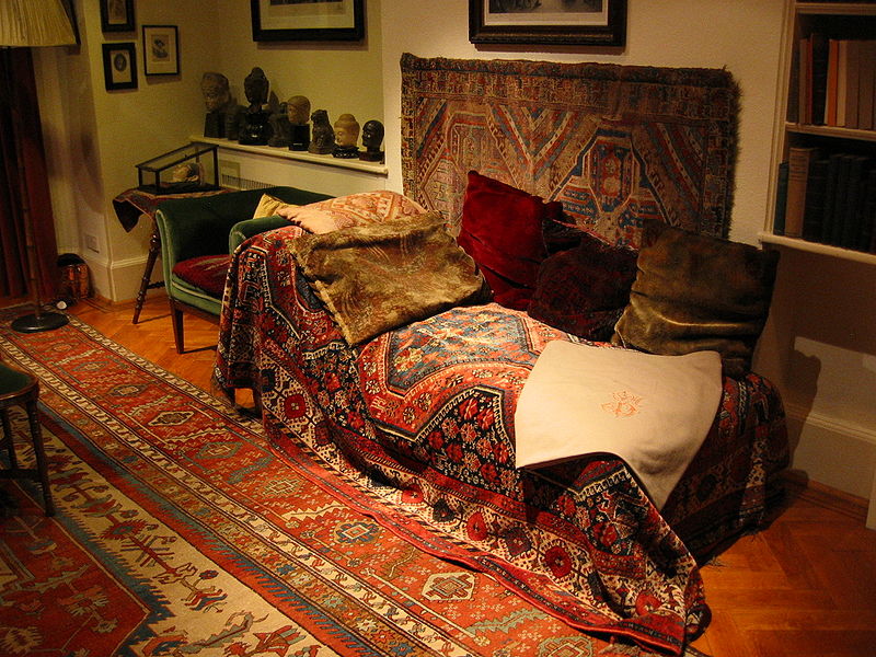 Sigmund Freud's psychoanalytic sofa in his consulting room